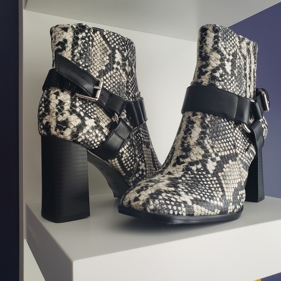 BCBG Generation Python Bootie size 7 - Picture 3 of 7